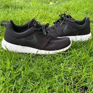 Nike Black and White Speckled Sneakers